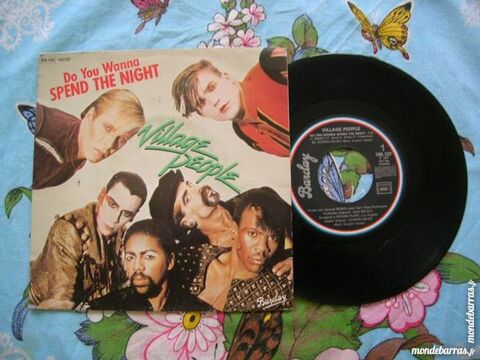 45 TOURS VILLAGE PEOPLE Spend the night 5 Nantes (44)
