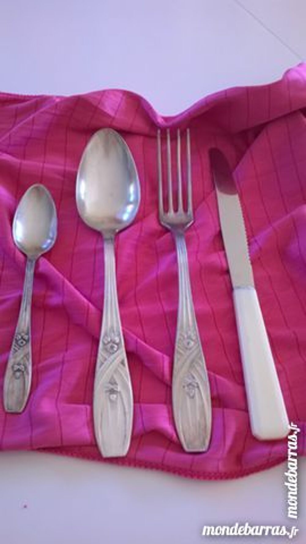 m&eacute;nag&egrave;re en m&eacute;tal argent&eacute; Cuisine