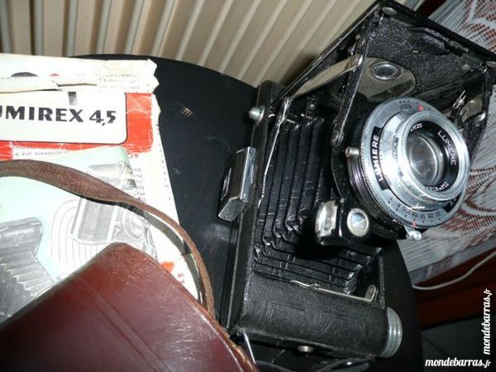 Appareil photo a soufflet Lumi&egrave;re 1939 