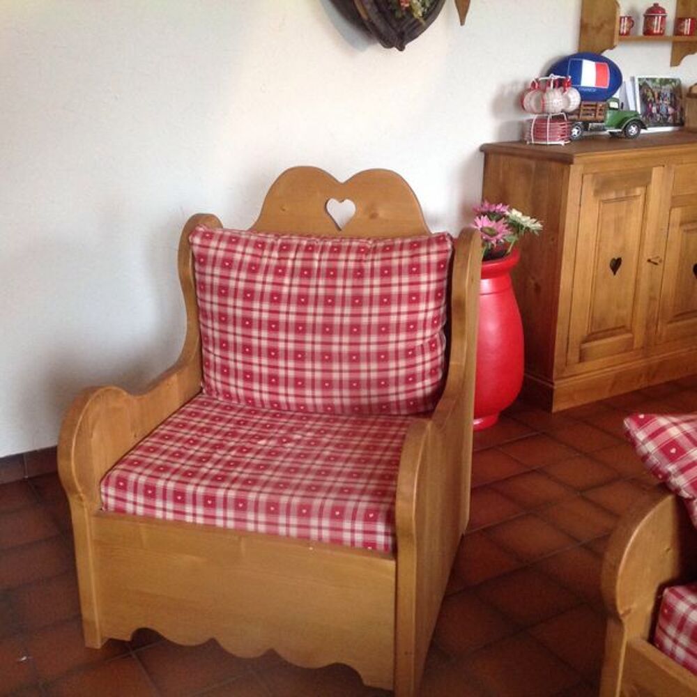 Canape et fauteuil savoyard Meubles