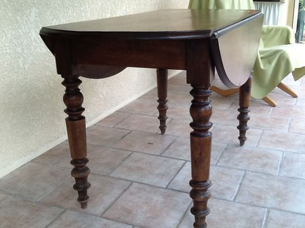 Table Louis Philippe ch&ecirc;ne Meubles