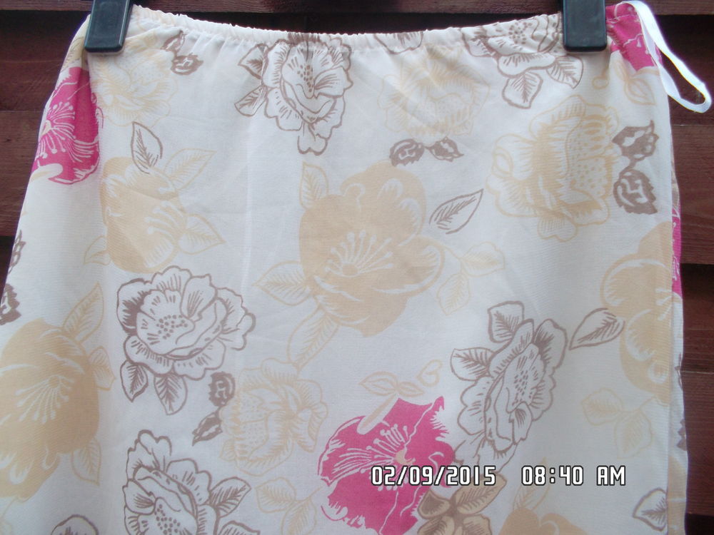 JUPE ECRU FLEURS*JUSTE 3E*KIKI60230 Vêtements