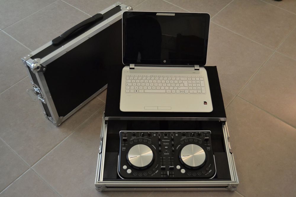 Ddj wego w pioneer + flight case Instruments de musique