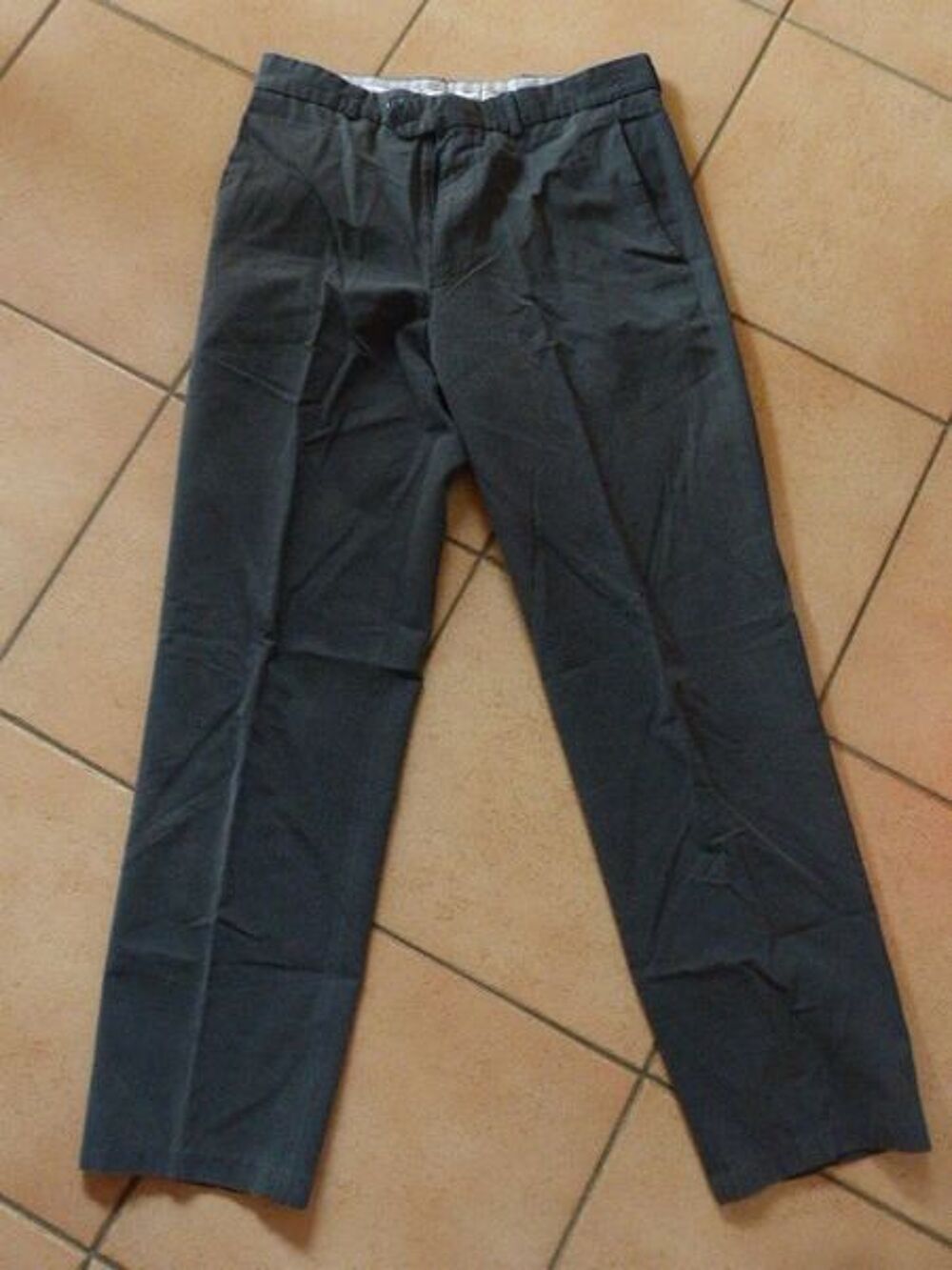 pantalon Brice bon etat taille 40 Vêtements