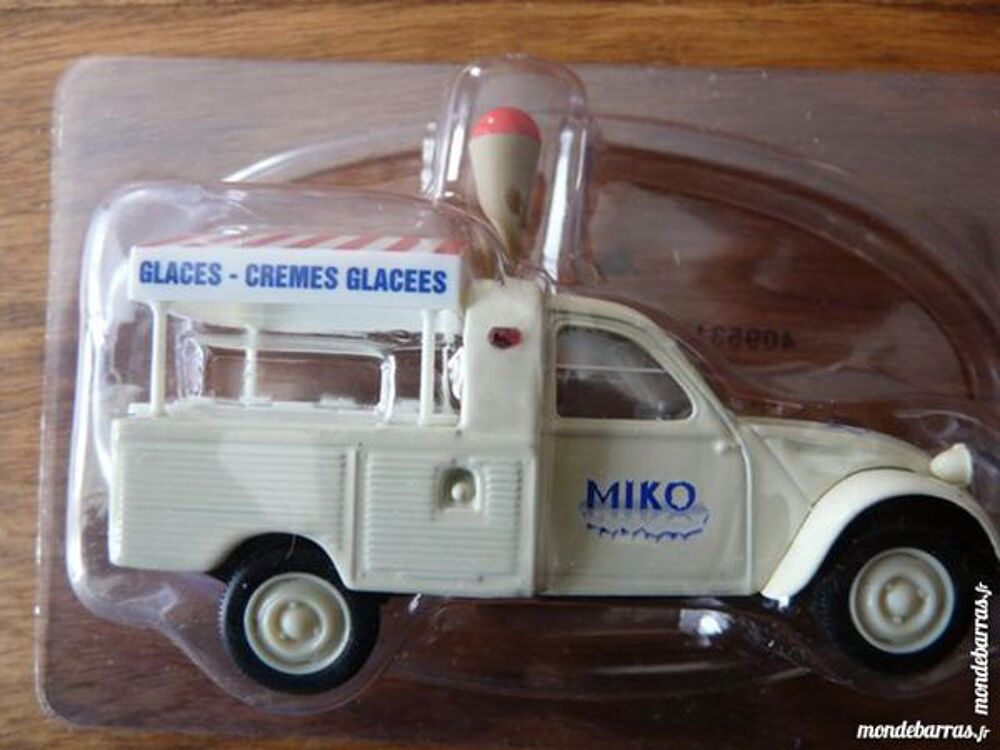 3 MODELES DE 2 CV NOREV Jeux / jouets