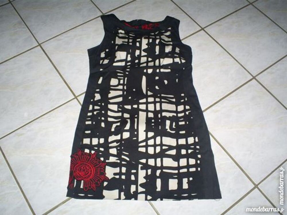 Robe DESIGUAL Taille 38 Vêtements