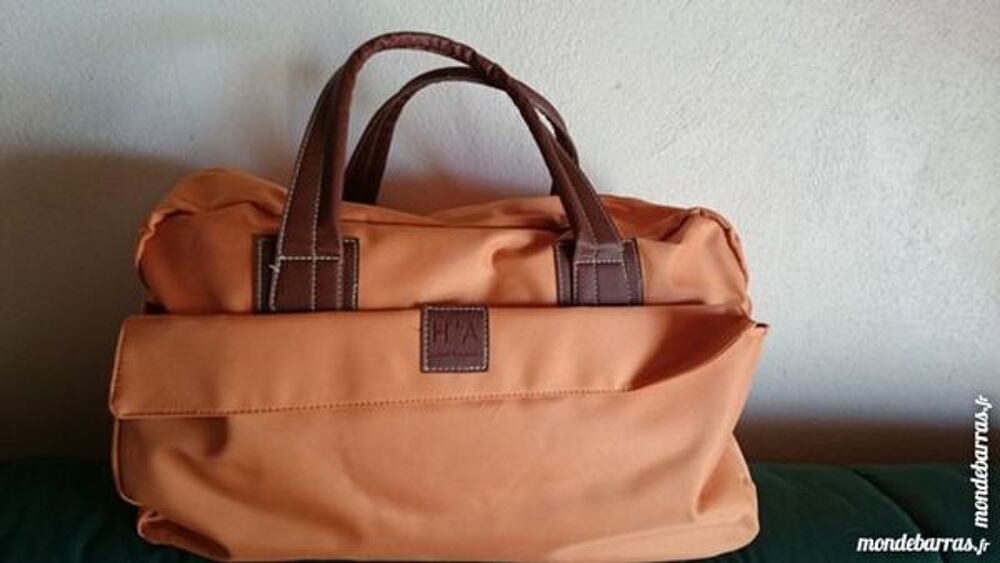 Ensemble Sac De Voyage, pochette, et trousse Maroquinerie