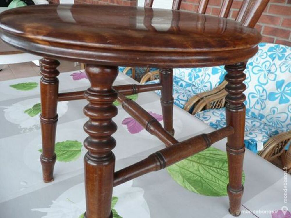 4 chaises en noyer style anglais Meubles
