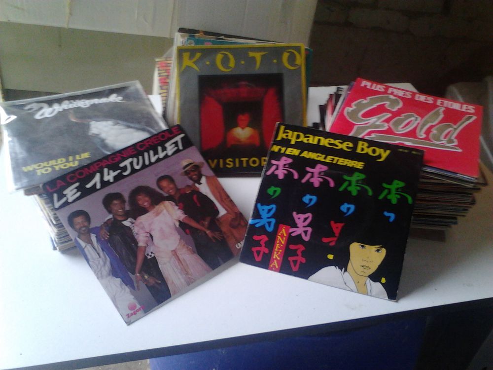 Disques vinyles 33,45 et super 45t CD et vinyles