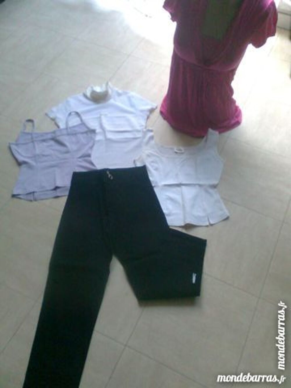 lot de v&ecirc;tements T.1 - zoe Vêtements