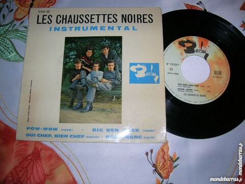 EP LES CHAUSSETTES NOIRES Pow wow(rock) 20 Nantes (44)