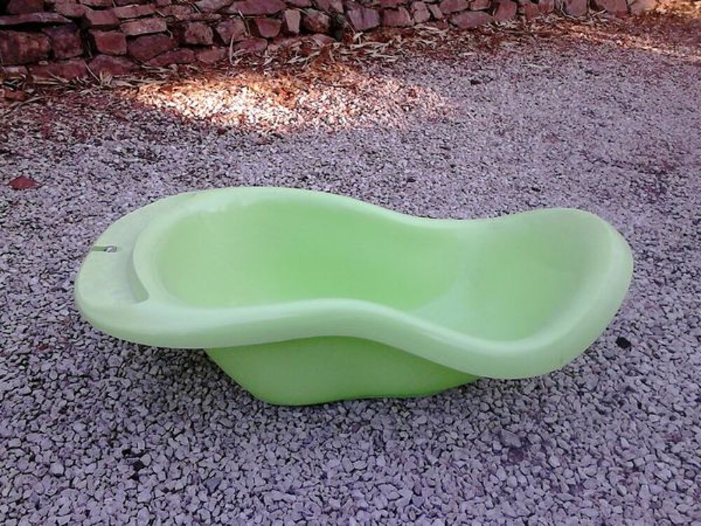Baignoire B&eacute;b&eacute; vert anis Puériculture
