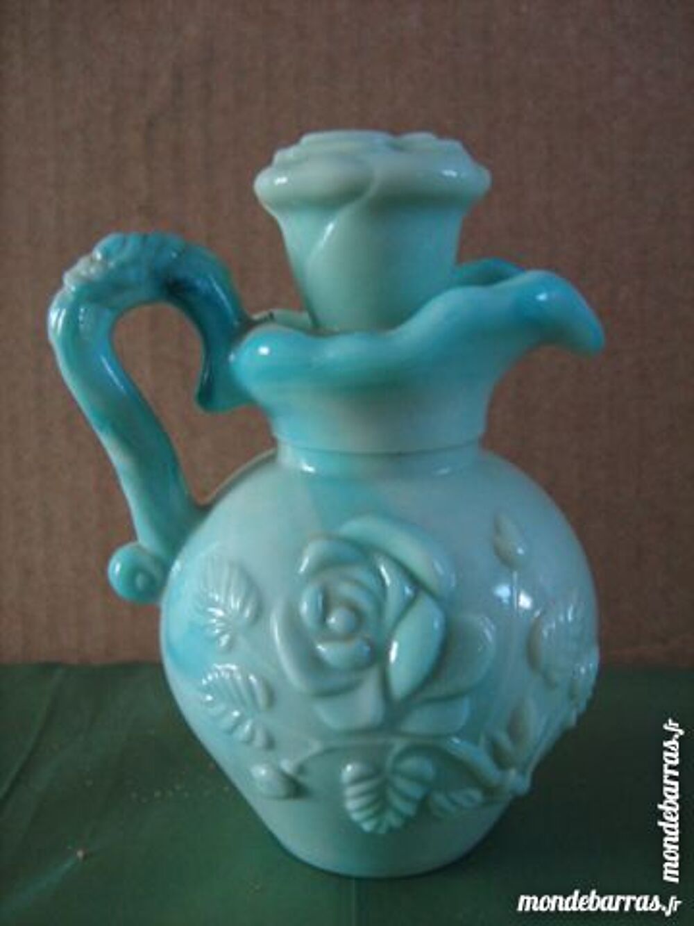 BOUTEILLE DE PARFUM VIDE OPALINE VERTE ( AVON ) 