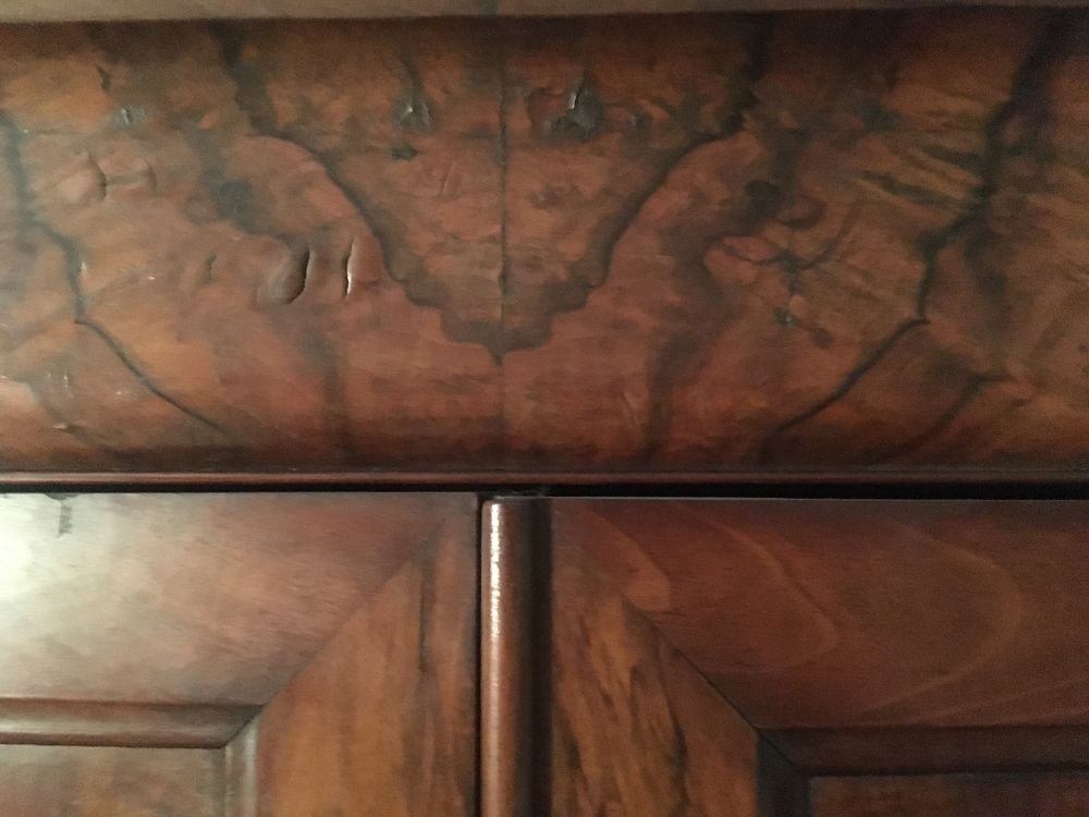 Armoire en Merisier - Teinte fonc&eacute;e Meubles