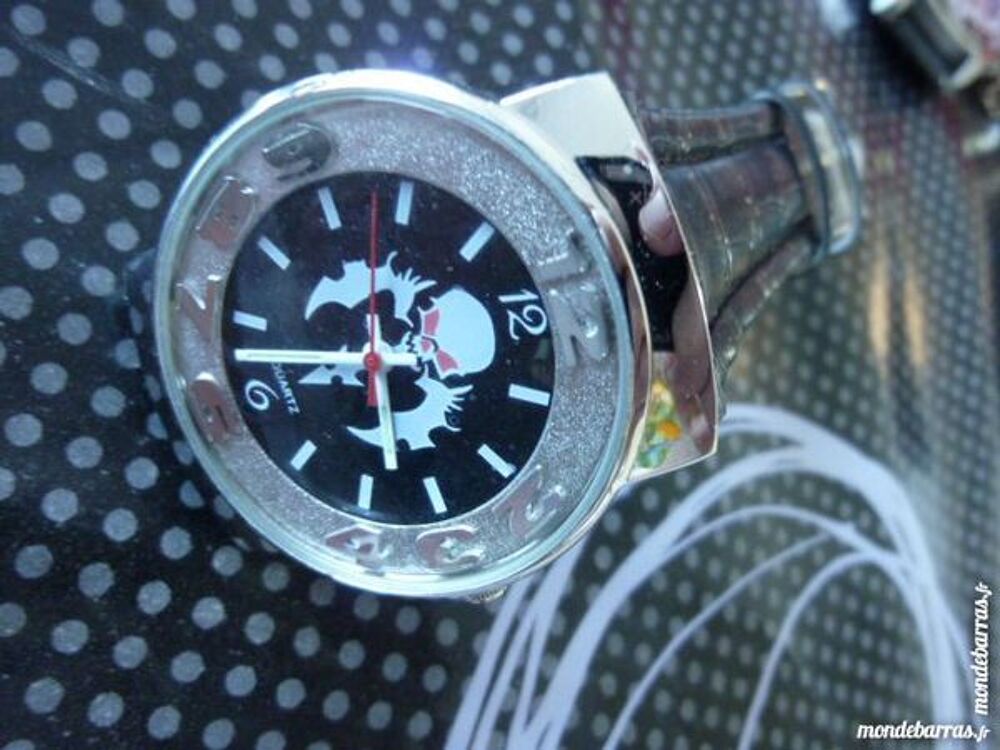 LOOT PUNK ROCK montre UNISEXE DIV0344 Bijoux et montres