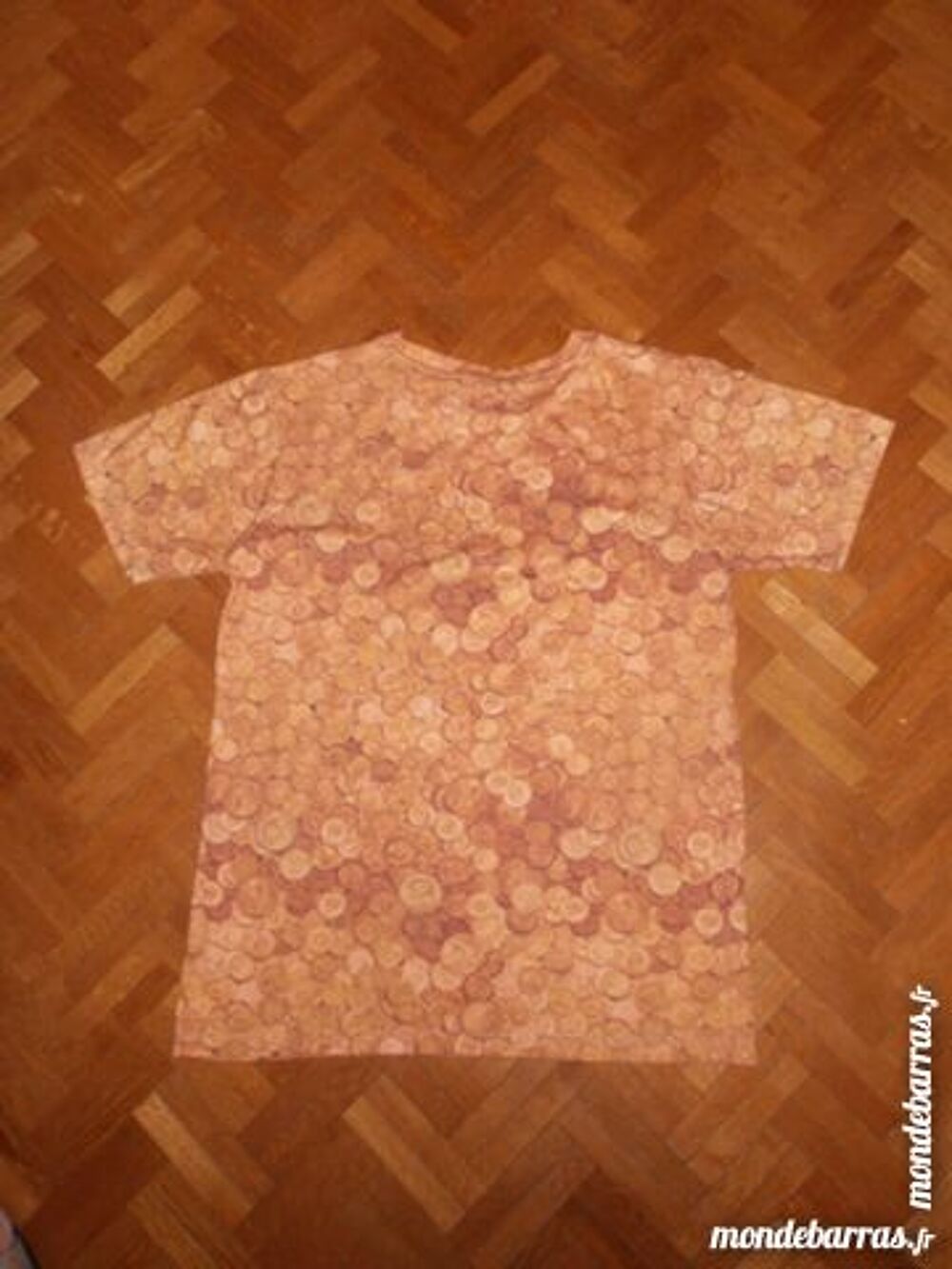 Tee-shirt milliers de pi&egrave;ces Vêtements