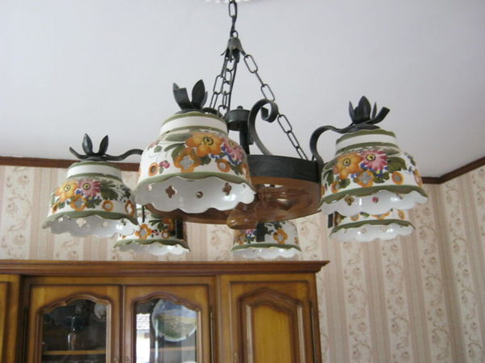 lustre rustique forme roue de brouette Décoration