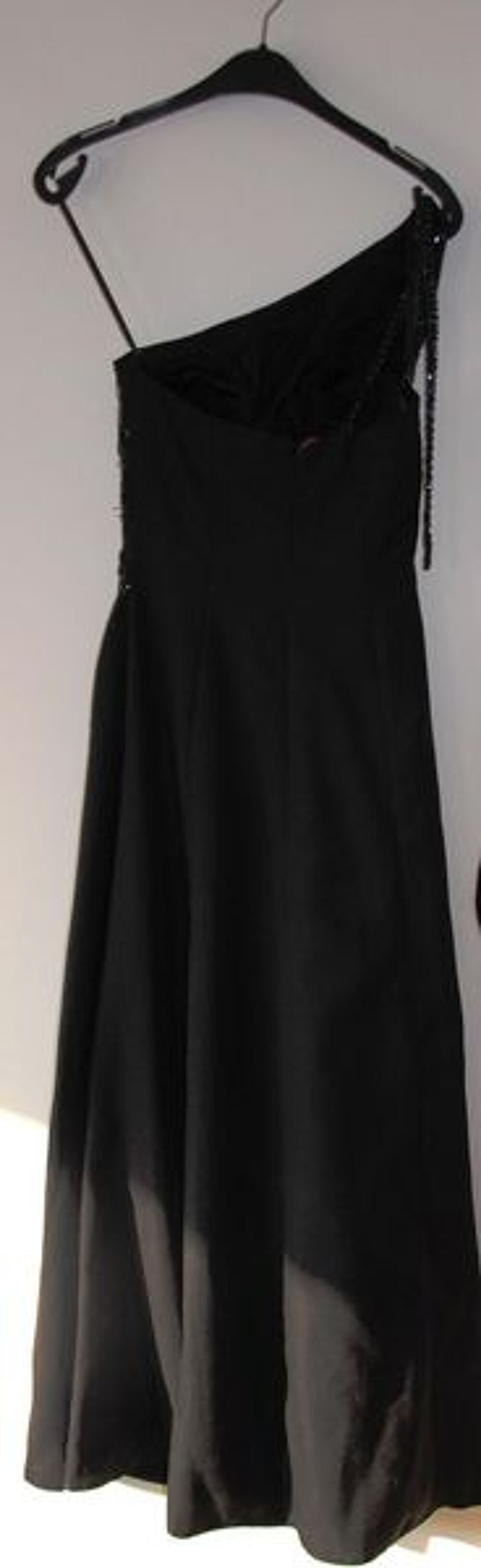 ROBE DE SOIREE Vêtements