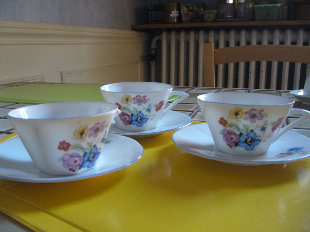 Tasses anciennes en porcelaine japonaise Cuisine