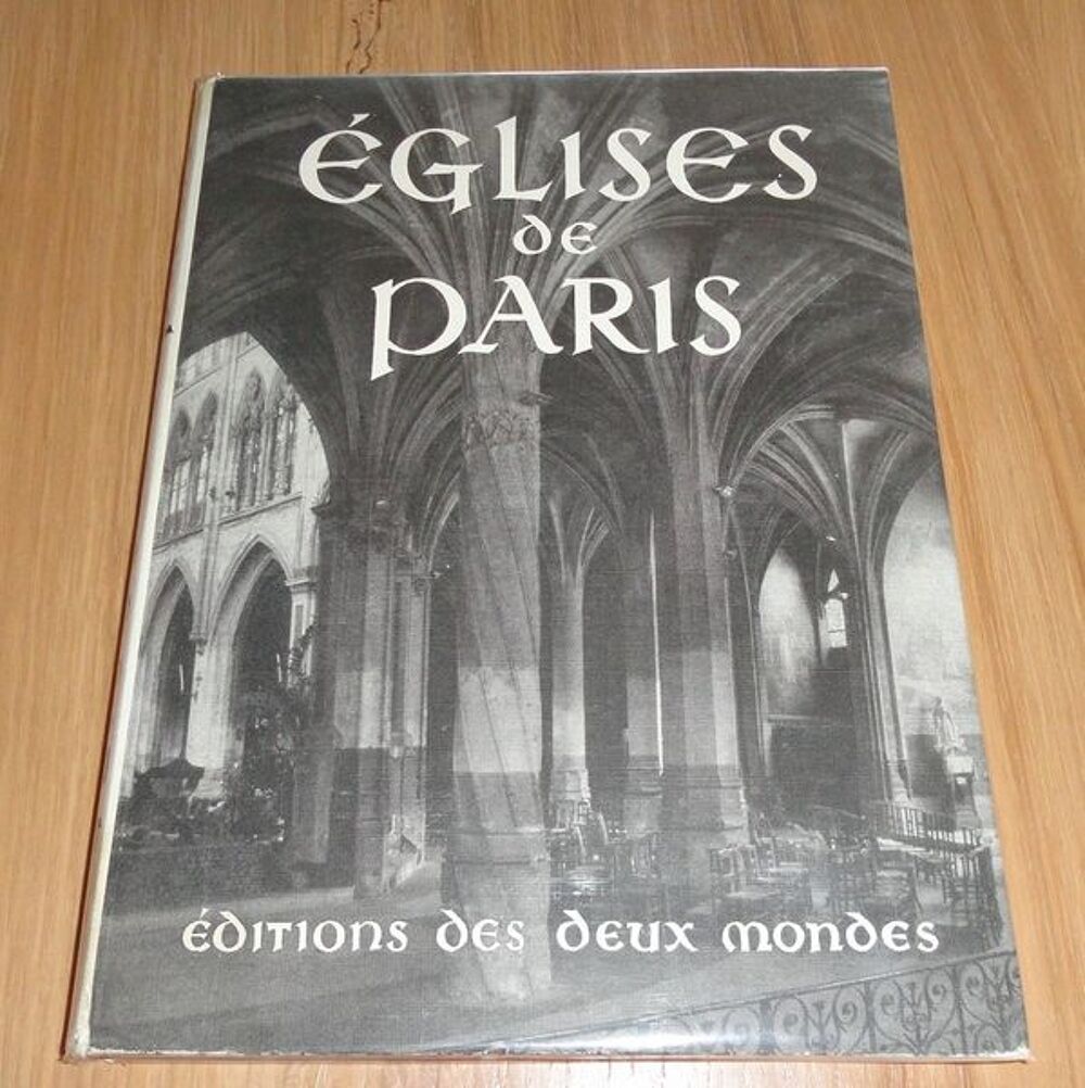 EGLISES DE PARIS Livres et BD