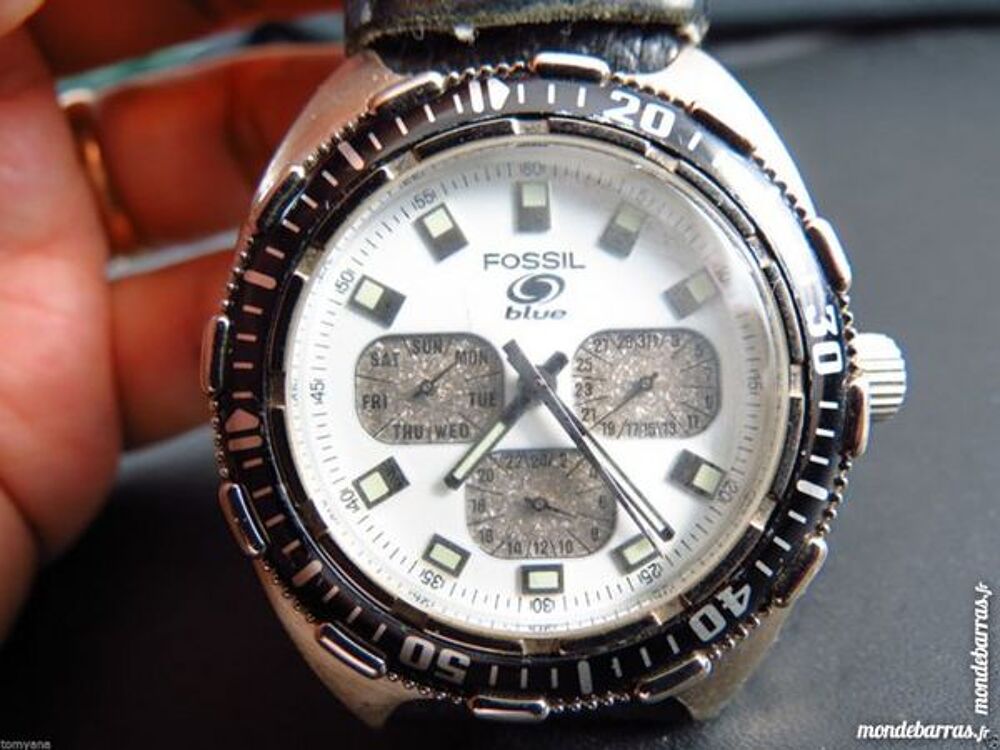 FOSSIL BLUE DAYDATE montre analogique DIV0444 Bijoux et montres