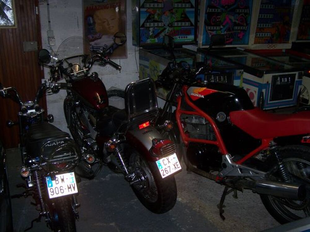 collectionneur Recherche moto a restaurer contre flipper. 