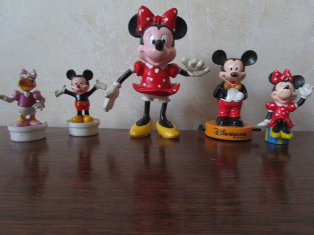 DISNEY - sujets divers Minnie et Mickey
Jeux / jouets