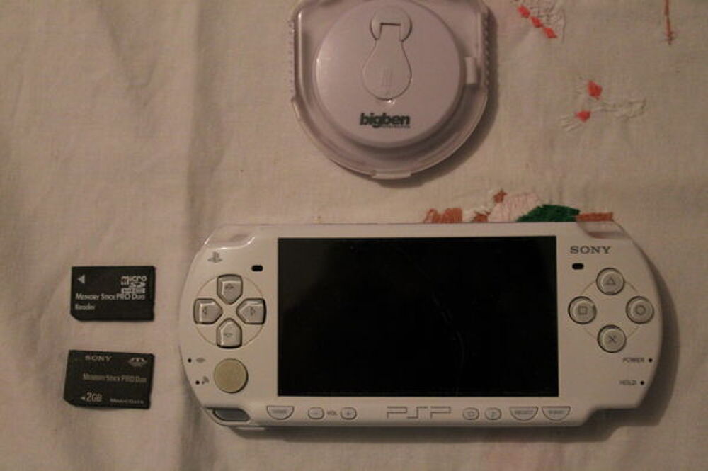 PSP 2004 Consoles et jeux vidéos