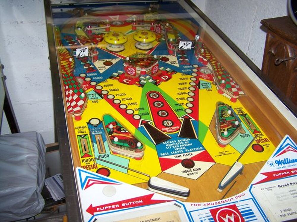 collectionneur recherche flipper de bar &eacute;change ou achat. Meubles