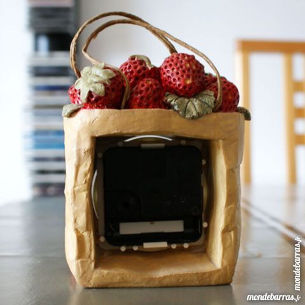 Horloge panier d&eacute;coration D�coration