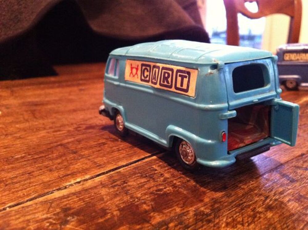 ESTAFETTE RENAULT NOREV N&deg; 42 