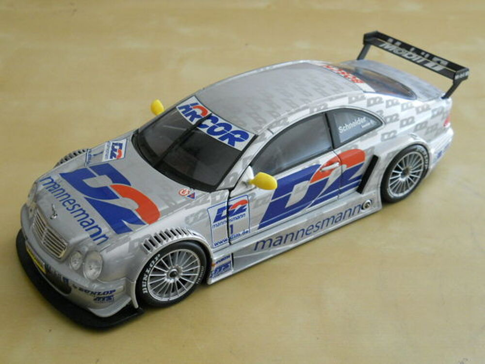 Mercedes CLK DTM 2000 1/18 Maisto 