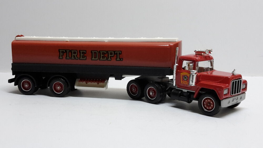 Mack R600 + semi-remorque citerne pompiers 