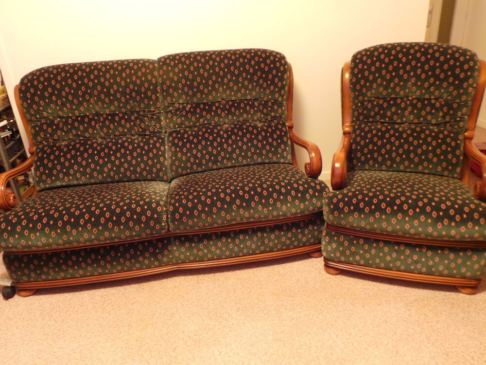 Canap&eacute; velours 2 places + 1 fauteuil Meubles