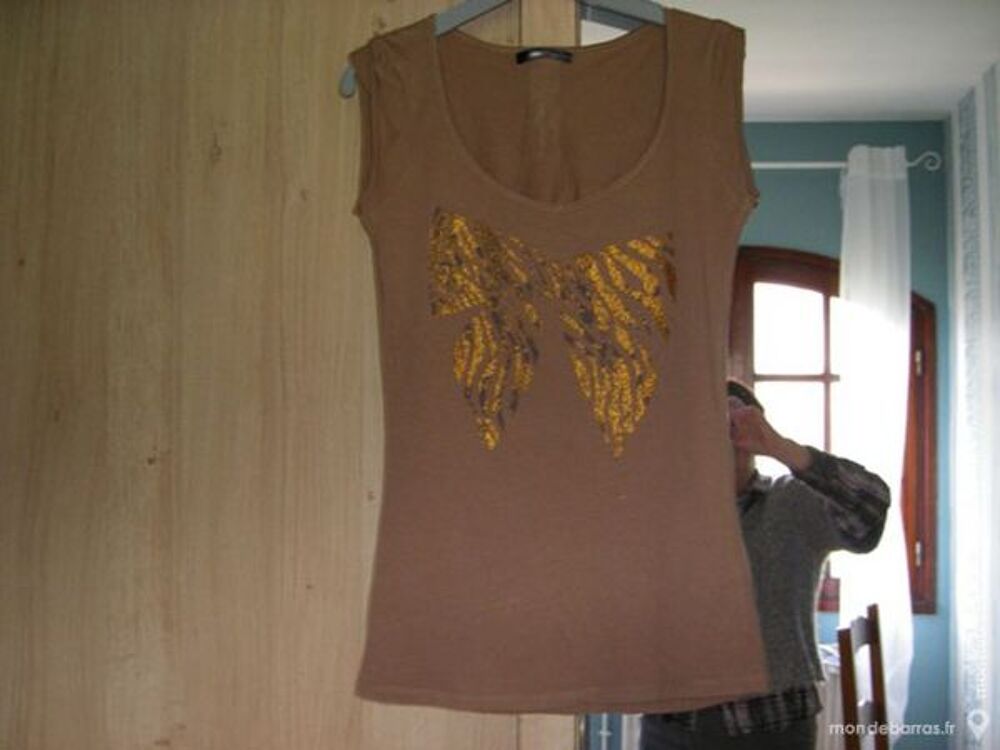 Tee shirt camel taille s. Vêtements