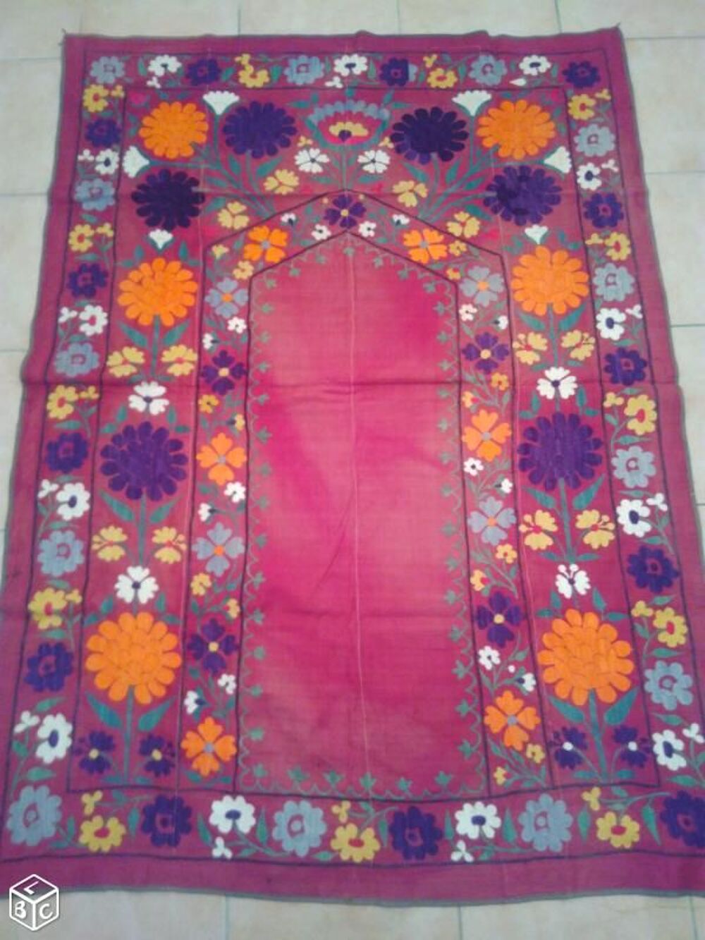 
Tapis artisanal de pri&egrave;re
Décoration