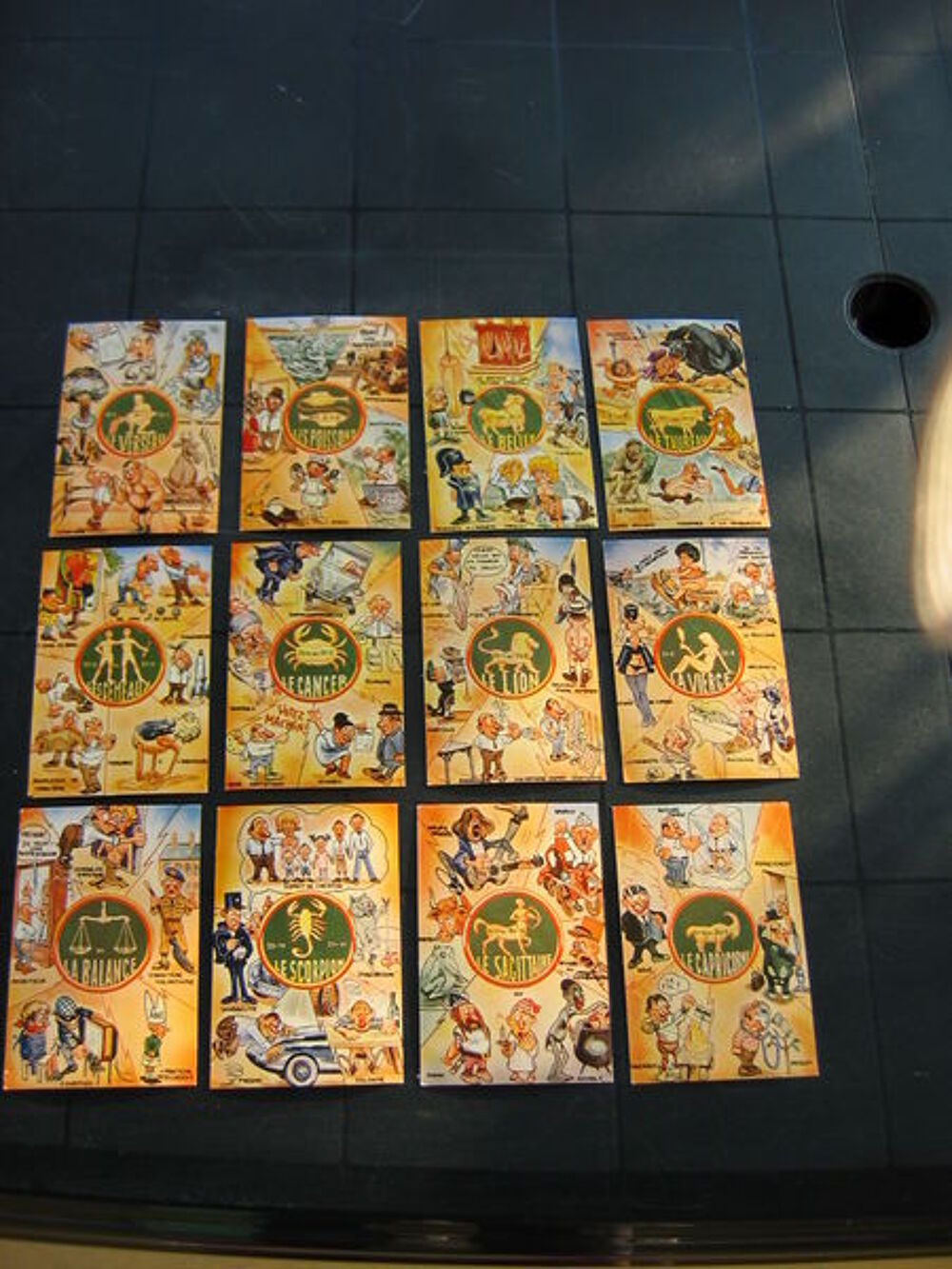 12 Cartes horoscope humoristiques en couleur. Livres et BD