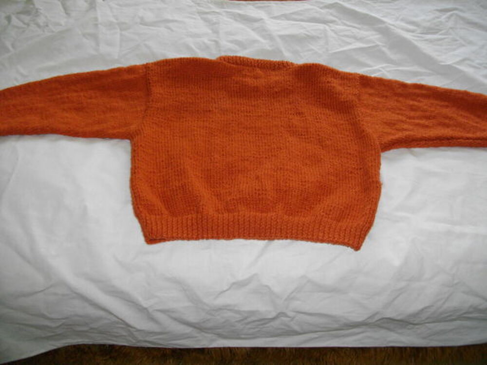 PULL MARRON "BALLON DE RUGBY" EN LAINE Vêtements enfants