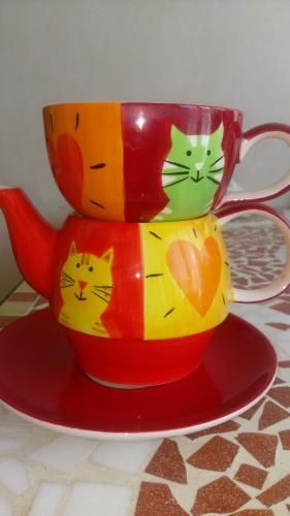 th&eacute;i&egrave;re solo avec sa tasse Cuisine