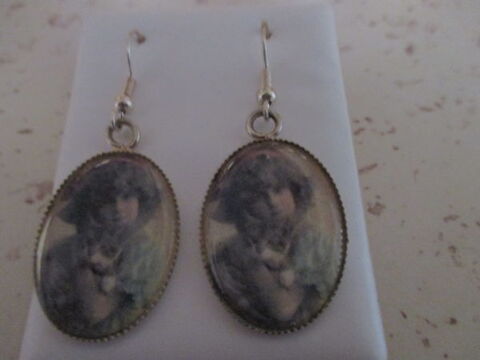 BOUCLES d'OREILLES  romantiques 14 Malicorne (89)