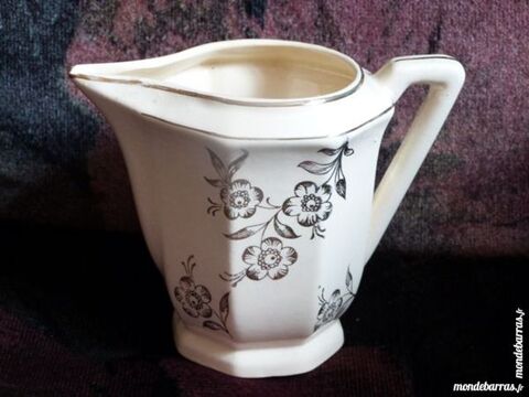 CREMIER pot à lait pichet porcelaine DIGOIN, fleur 4 Écuisses (71)