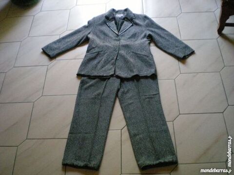 ensemble veste + pantalon gris en polyeste 10 Saleilles (66)