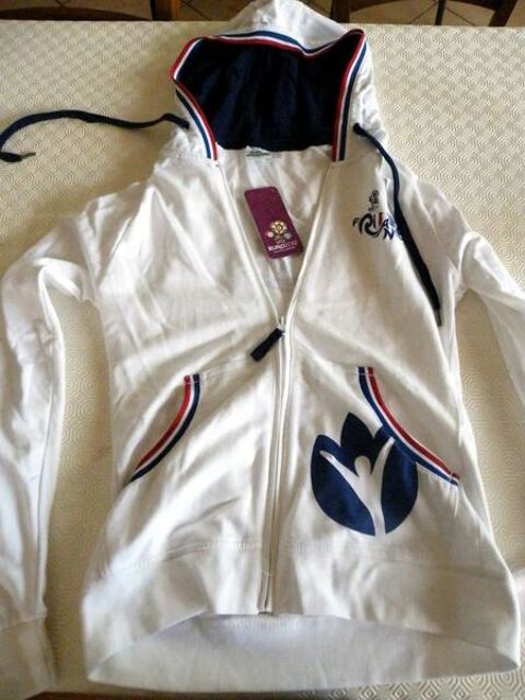 veste de sport  euro 2012  taille s blanche neuve 15 Viriat (01)