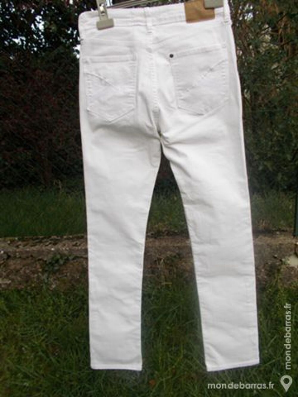 JEAN BLANC SLIM IX-05 EXTENSIBLE TAILLE 38 Vêtements