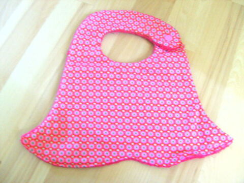 Bavoir 3-9 mois de  Petits Moulins  (Neuf) 10 Ardoix (07)