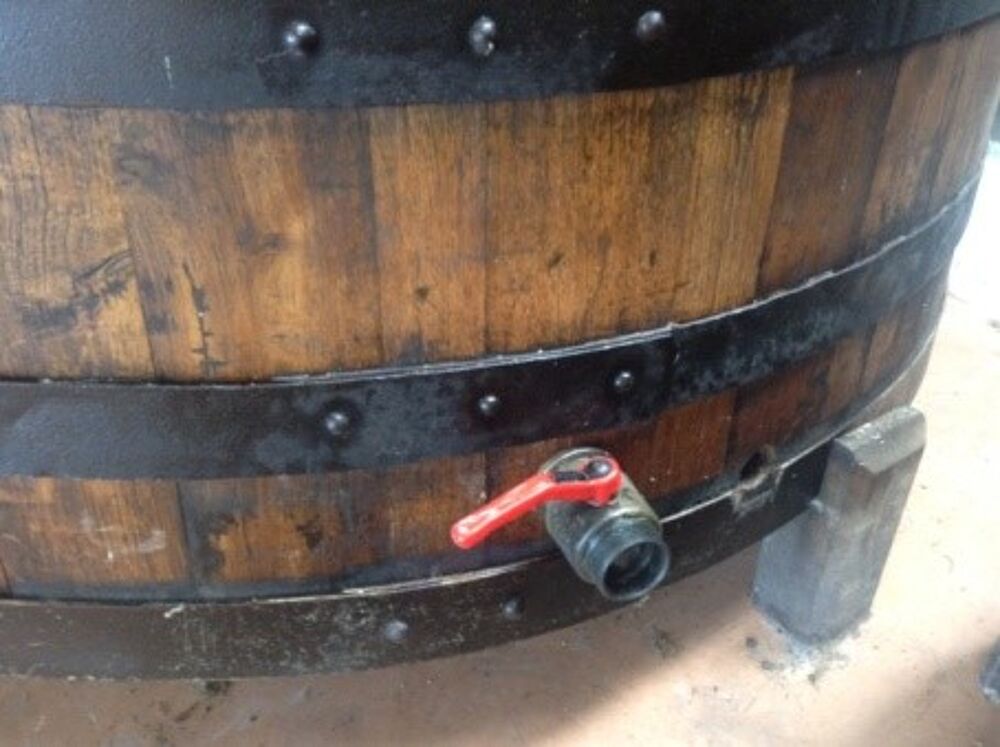 VEND 2 CUVES CHENES 29Hl Bricolage