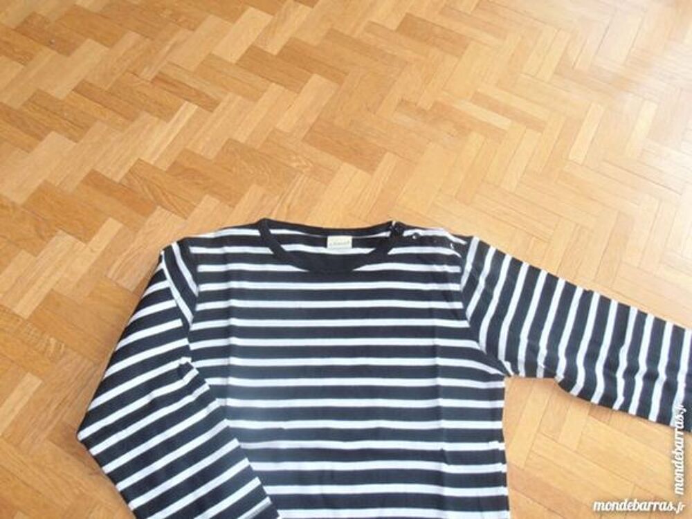 Marini&egrave;re fonds noir Vêtements
