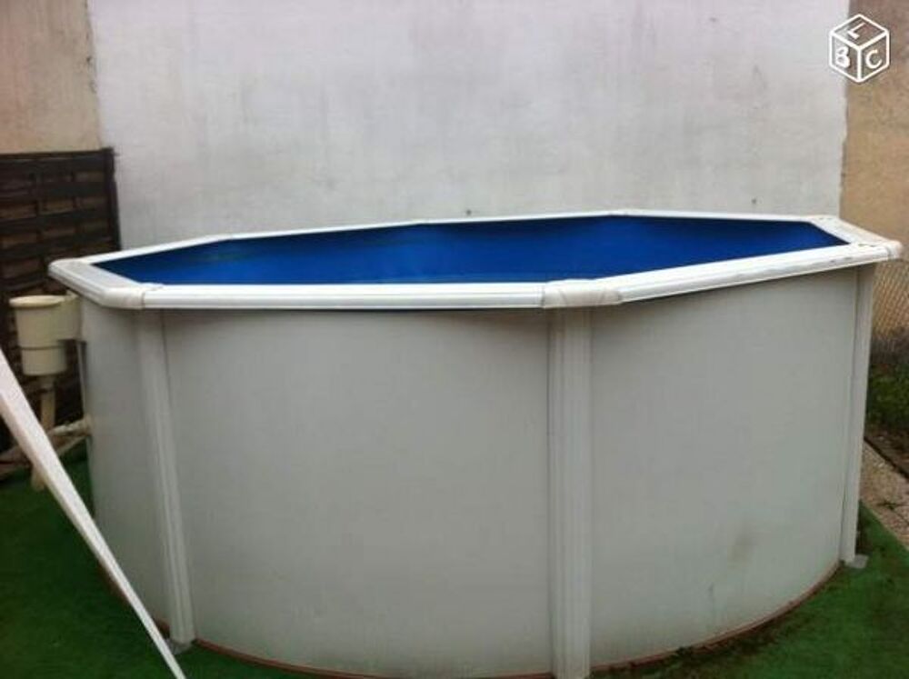 Piscine hors sol t&ocirc;le Jardin
