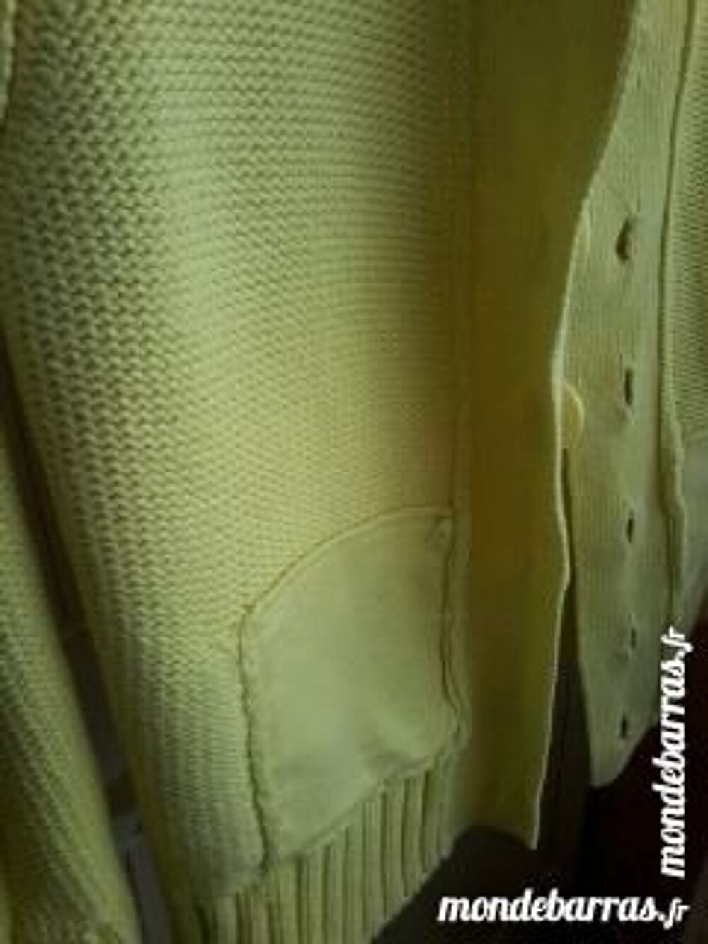 GILET JAUNE TAILLE M 38/40 PHILDAR D'OCCAS. Vêtements