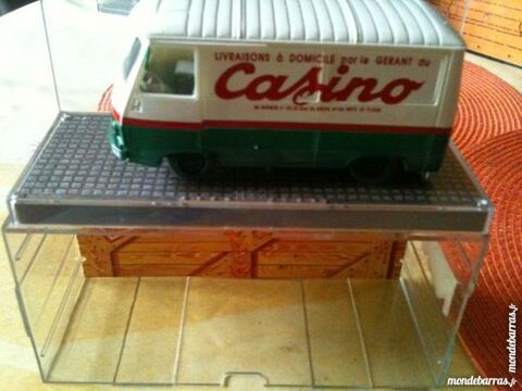 Peugeot j7 casino 1966 norev 1/43 25 Courcouronnes (91)